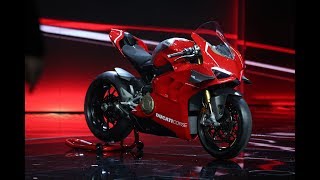 Ducati Panigale V4R 2019  Unveil and Walkaround  First info [upl. by Yerrok688]