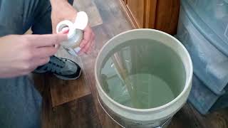 Vitamin C Powder to Dechlorinate Water for Growing Weed Using Organic DIY CalMag [upl. by Brandy296]