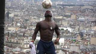 Iya Traore juggler in Montmartre 1 [upl. by Rockefeller496]