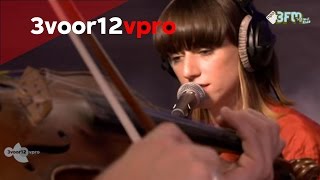 Sue The Night  Disparate Youth Santigold cover Live bij 3voor12 Radio [upl. by Aloap]