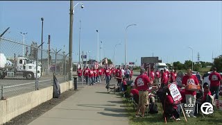 Union workers at Detroit Marathon refinery go on strike [upl. by Nos119]