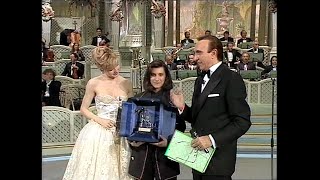 Laura Pausini  La solitudine Sanremo 1993 Serata finale amp Premiazione  live stereo videomix [upl. by Lunseth816]