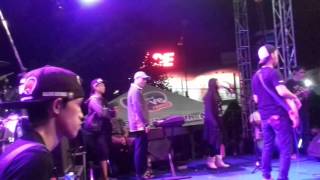 denden gonjalez  welcome to the jungle  live konser with voc band [upl. by Ainalem328]