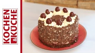 Schwarzwälder Kirschtorte selber backen  Kochen und Küche [upl. by Hartman679]