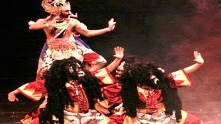 Fragment BAMBANGAN CAKIL Perang Kembang  Sendratari Asta Brata Javanese Indonesian Dance HD [upl. by Nohsid]