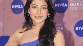 Anushka Sharma flaunts her blue outfit [upl. by Drucilla]