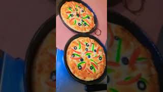 pizza 🍕 Banane ka tarika wa sharabe na sharabe pizzalover zeeshangulzarali pizza foryou [upl. by Lamprey]