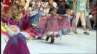 Tiny Tots  2016 Gathering of Nations Pow Wow  PowWowscom [upl. by Gauntlett]