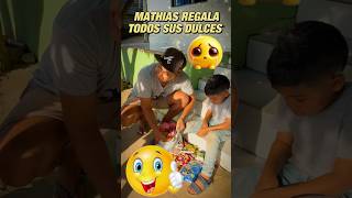 Mathias regala todos sus dulces [upl. by Aihsa]