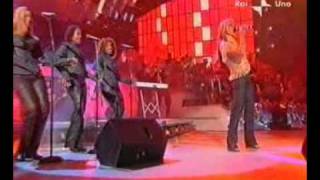 Anastacia  Im outta love  live sanremo 2001wmv [upl. by Flodur423]