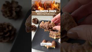 Schnelle Halloween Snackidee 👍👻 Blätterteig Fledermäuse 🦇halloween foodshorts rezepte fyp [upl. by Yalhsa400]