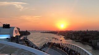 HD  AIDA BLU beautiful departure in Venice Italy  Auslaufmusik quotLeinen Losquot [upl. by Fatima16]