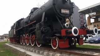 Locomotiva cu aburi 1501051 din 1943 expusa in fata Garii Galati [upl. by Celka]