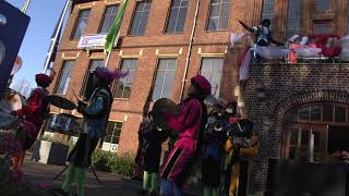 De Zak van Sinterklaas door pieten orkest De Pepernoten Jongens in Sinterswijk [upl. by Nanny]