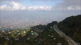 Avenida Las Palmas Medellín Drone  La vida es un viaje [upl. by Dnalrah]