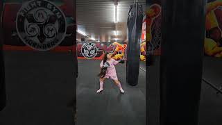 Boxsack  Training 🥊❤️ imaniakoulah boxinggirl boxing fitgirl gymtime [upl. by Christophe]