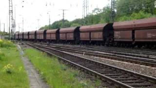 RD 189 041 en 189 037 met Automatische Koppelingen met een beladen ertstrein [upl. by Ahsitul]