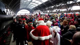 Der Weihnachtsmann kommt am Leipziger Hauptbahnhof an [upl. by Osmen914]