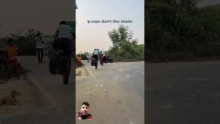 Bike stunt dekh kar police wale b hus rahi hai shorts bike [upl. by Bowerman]