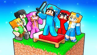 10 FRIENDS on ONE BED WAR in Minecraft With Crazy Fan Girl [upl. by Anyad]