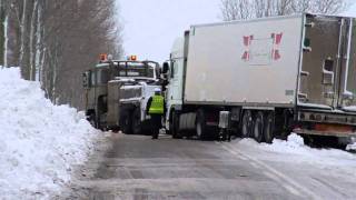 Trasa Kołobrzeg  Koszalin Tir zablokował ruch eKGpl autor  Michał Michalewicz [upl. by Mccarthy]