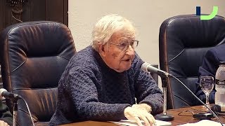 Especiales TNU Conferencia de Noam Chomsky en Montevideo Uruguay 1772017 [upl. by Aerdnod917]