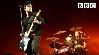 Green Day performs Boulevard of Broken Dreams at Reading Festival [upl. by Siulegroj]