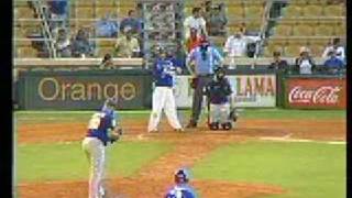 Juego 18 inings Gigantes Vs Licey HR Eric Aybar para Empatar a 9 [upl. by Doelling]