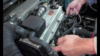 VW Passat 35i Replacing Front Engine Mount [upl. by Saucy]