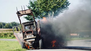 Traktor og halm i brand ved Egeskov Slot [upl. by Iahcedrom39]