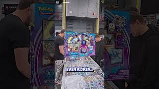 Zij VERKOPEN hun oude Pokémon BOXEN VENDOR POV [upl. by Danna]