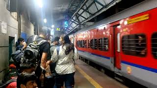 10111 Mumbai  Madgaon Konkan Kanya Express Arriving amp Departure Thane Station With Announcement [upl. by Hayton]