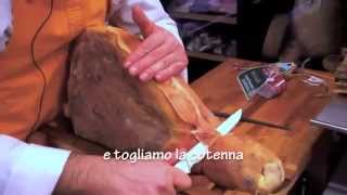 How to cut by hand a Prosciutto Best Italian Quality Food amp Wine [upl. by Baerl]