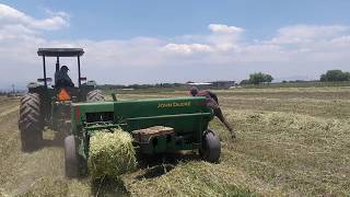 Calibrando empacadora Jhon Deere 348 SiganMisVideos Pacas de avena henificada [upl. by Marlin]