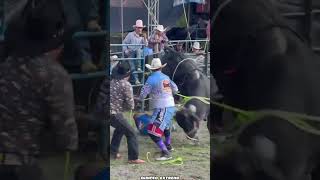 JARIPEO EXTREMO SOÑADOR DE QUERÉTARO VS TORO TIEMPO EN EL AIRE🐂😱💥 jaripeo shorts [upl. by Eilhsa]