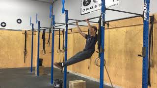 Technique CrossFit  Le kipping pull up [upl. by Enohpets]