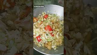 Abhi kisi ne bolafood comedy cooking sorts viralvideo [upl. by Akyeluz]