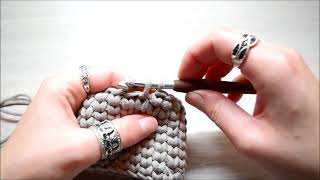 Comment faire une maille serrée tricotée [upl. by Tenahs330]