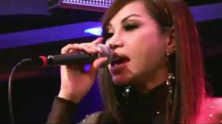 Meas Somaly sings Dong Steung Sneha at Hak Heang Restaurant [upl. by Cecilla986]