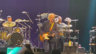 Daryl Hall  Maneater  Mohegan Sun Arena  July 12 2024 [upl. by Aneelad]