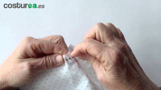 Cómo fruncir tela  aprender a coser  costurea [upl. by Sedberry]