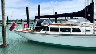 Private tour of Moorea a 43 foot classic cruiser [upl. by Kettie]