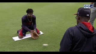 Ron Washington runs Braves rookie Ozzie Albies through fielding drills [upl. by Ahrat]