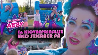 En Klovneprinsesse med stjerner på OFFICIAL MUSIC VIDEO av Klovnen Abby [upl. by Willy784]