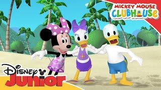 Mickey Mouse Clubhouse  Surfing  Official Disney Junior Africa [upl. by Kimmie]