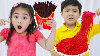 Annie Pretend Play with Kitchen Restaurant Toys and Real Food [upl. by Sitruc]