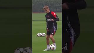 Martin Ødegaard RETURNS to Arsenal training ahead of Champions League vs Inter 👀 shorts [upl. by Shanon]