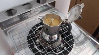 ชงกาแฟ ลาเต้เย็น ด้วยหม้อต้มกาแฟ Moka pot [upl. by Ajiak]