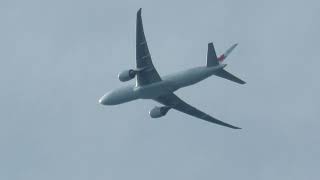 Air Canada 777200LR Flying Overhead Old Livery [upl. by Eisseb]