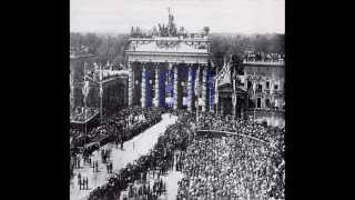 Das Brandenburger Tor im Wandel der Zeit [upl. by Enal52]